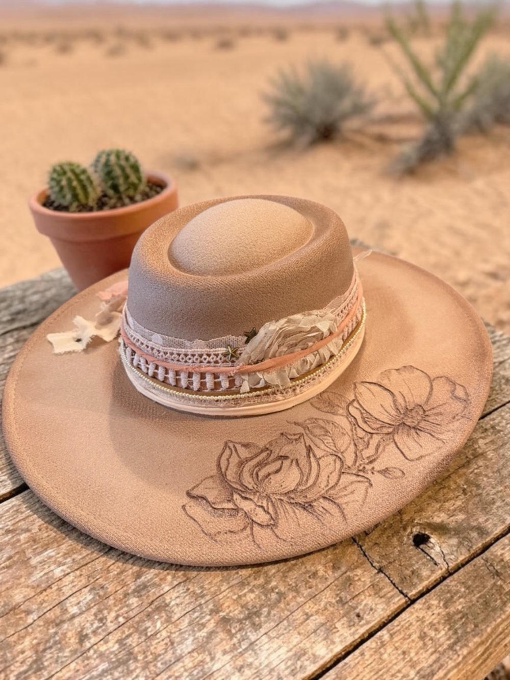 Women’s Beige Floral Wide-Brim Fashion Hat